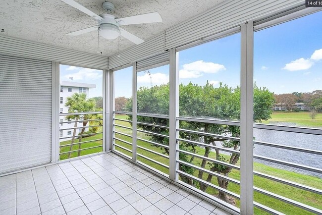 Building Photo - 4020 W Palm Aire Dr