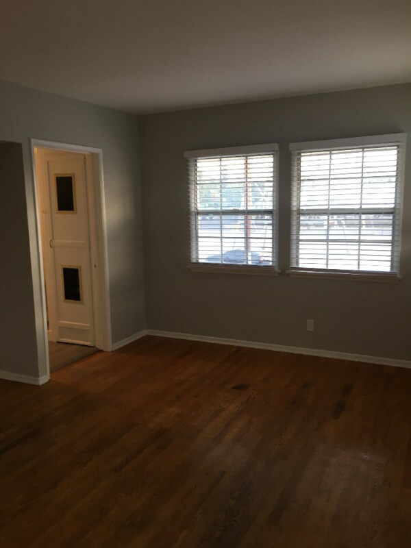 Foto del edificio - 5841 1/2 N Whitnall Hwy