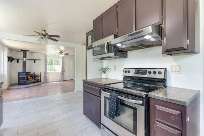 Foto del edificio - 6273 Dolly Varden Ln