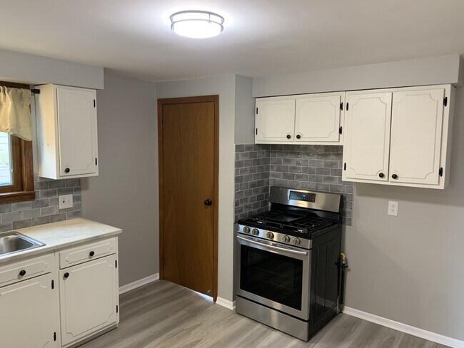 Newly updated kitchen, stainless steal appliances - 92 Norwood Dr