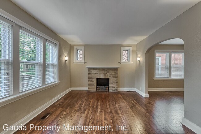 Building Photo - 2 br, 1 bath House - 5015 Miami Street