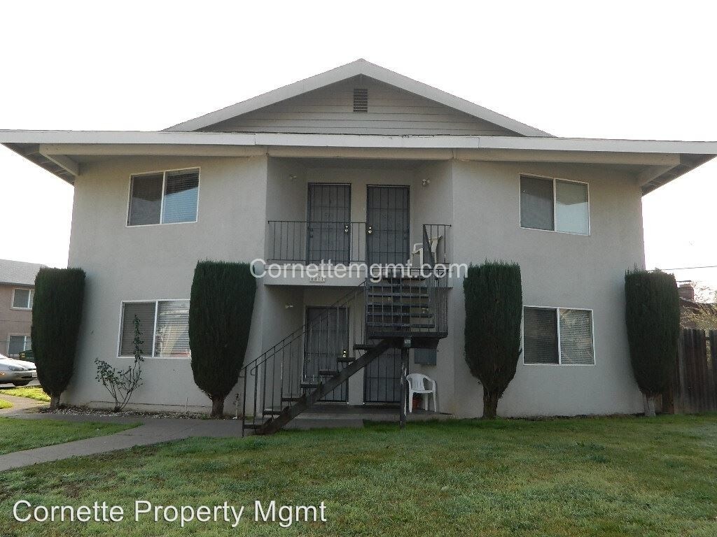 Foto principal - 2971 Portsmouth Dr
