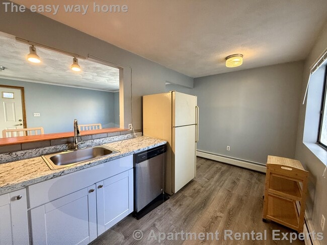 Building Photo - Somerville/Davis Square 2 Bedroom