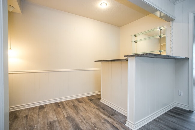 Building Photo - 10662 Pagewood Dr