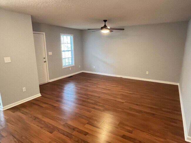 Foto del edificio - Great 3 Bed, 2 Bath Ranch home in Concord'...