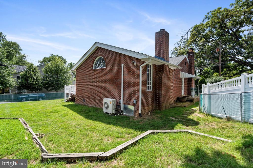 Primary Photo - 2315 N Roosevelt St