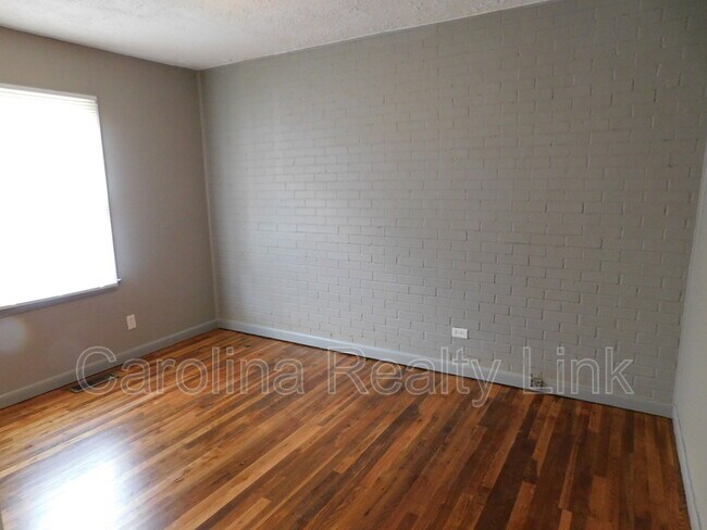 Building Photo - 2224 Gilbert St