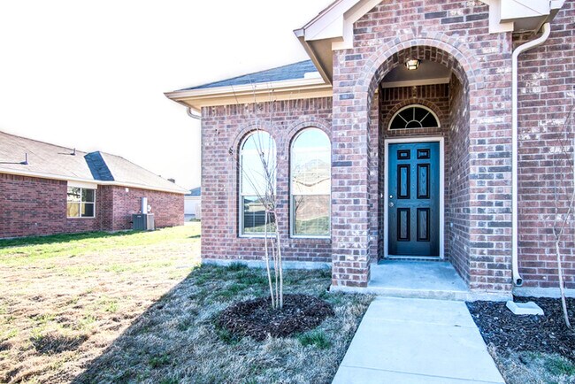 Building Photo - 738 Nichols Dr