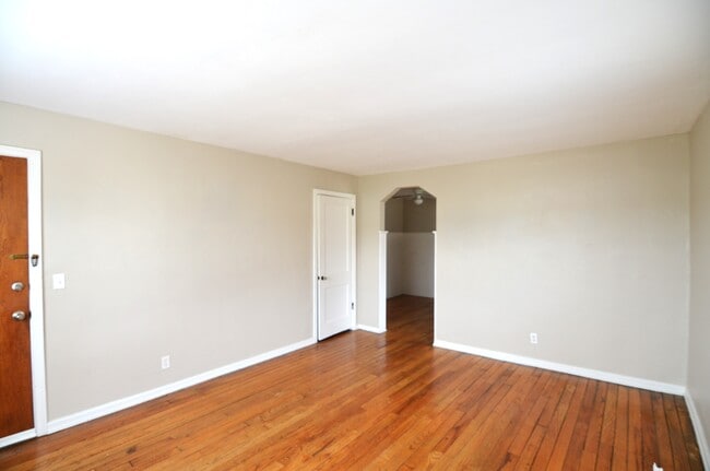 Building Photo - 2621 Park Ave