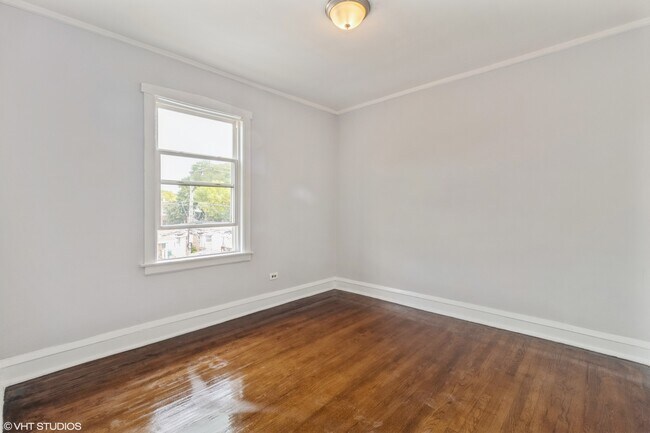 Building Photo - 4336 W Walton St