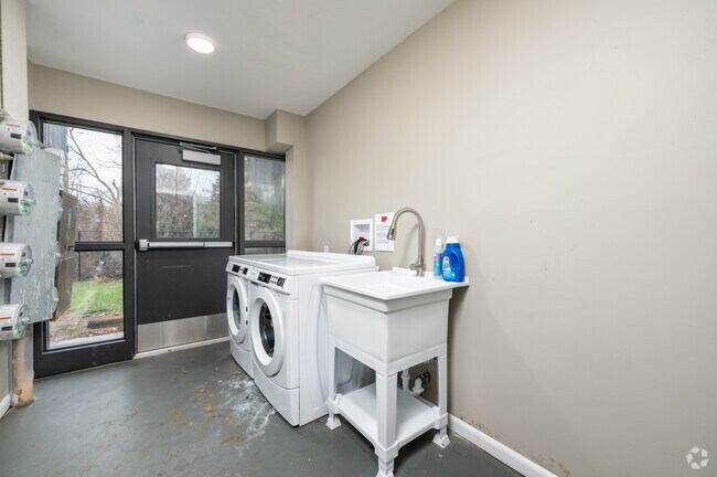 Cuarto de lavado - Freeman Apartments