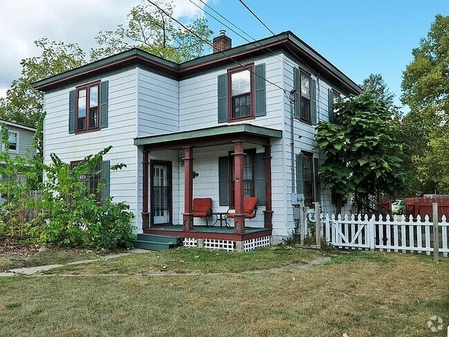 Building Photo - 706 W Kalamazoo Ave