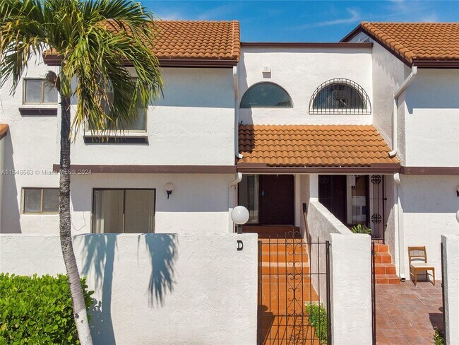 Building Photo - 1331 SW 124th Ct