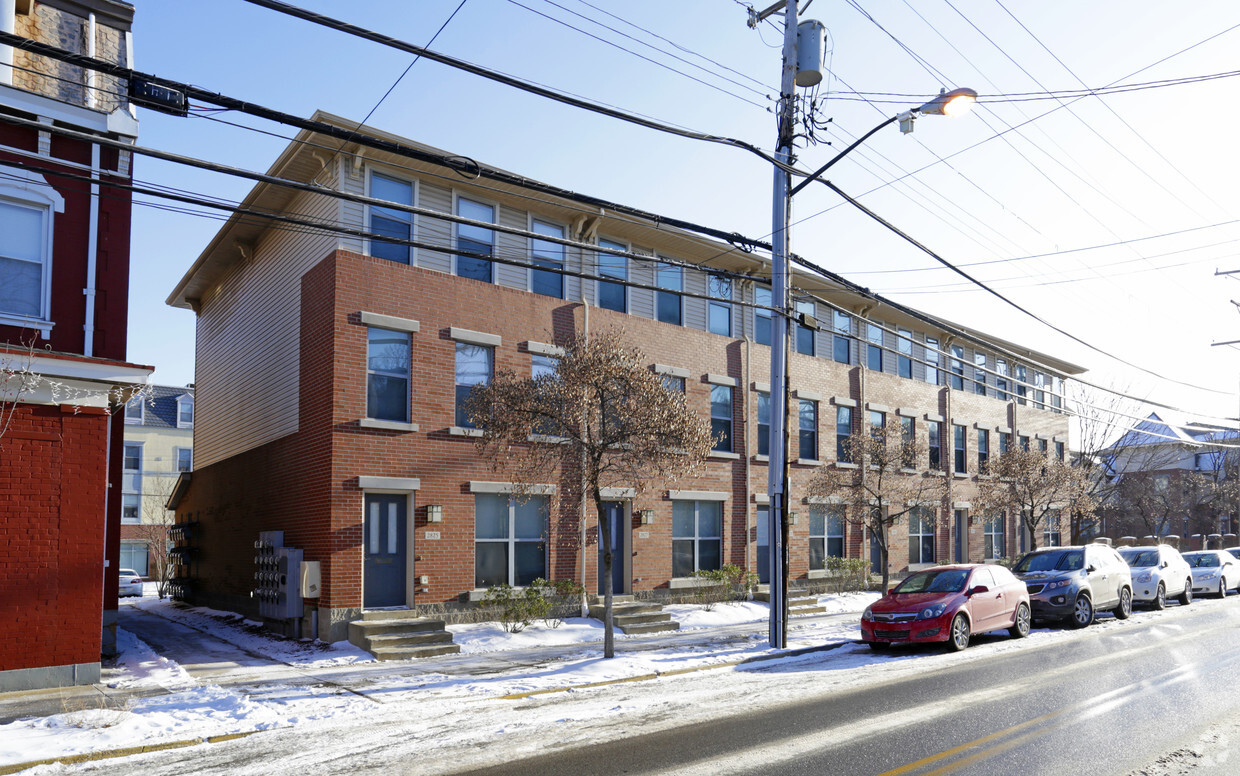 Building Photo - Sarah Street Townhouses