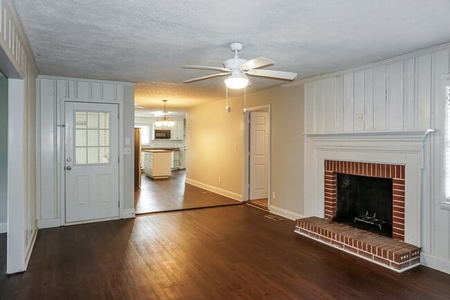 Building Photo - 2599 GA-85