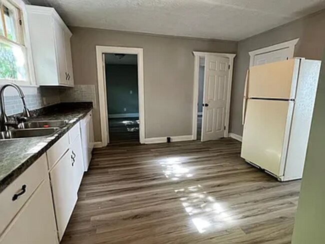 Foto del edificio - 1441 Highlawn Ave