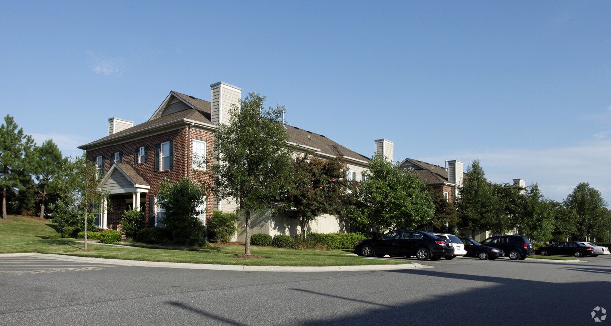 Farrcroft at Ridgely Manor Apartments in Virginia Beach, VA