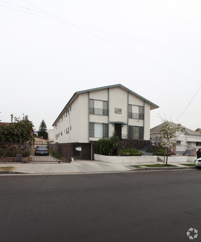 Foto del edificio - 1336 N Kenmore Ave