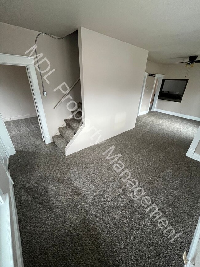 Building Photo - 3 Bedroom Home Available Now!