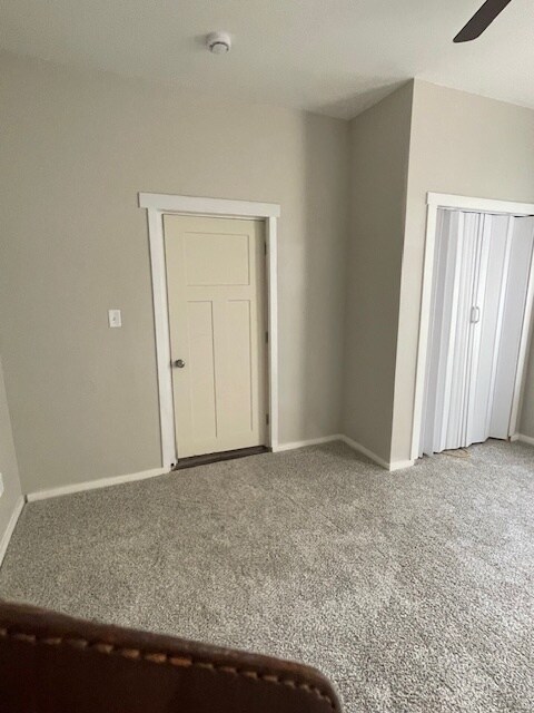 Building Photo - 4426B Holly Ave