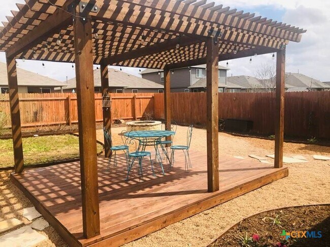 Foto del edificio - 448 Mallow Dr