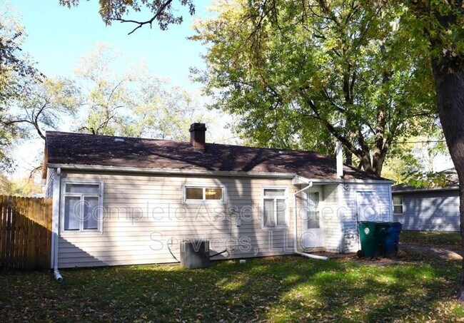 Foto del edificio - 7831 Walnut Ave
