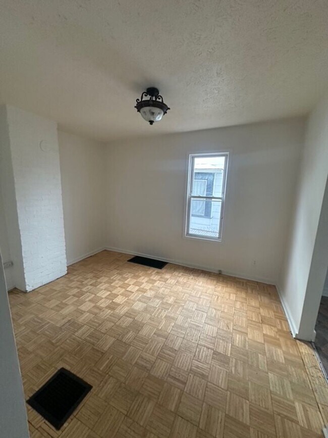 Foto del edificio - Charming 4-Bedroom Single-Family Rental in Rochester – Ready for Move In