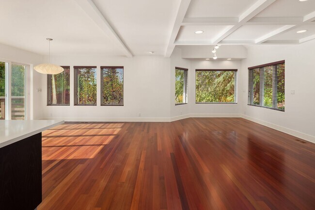 Foto del edificio - 4bd/3.5ba Kirkland House