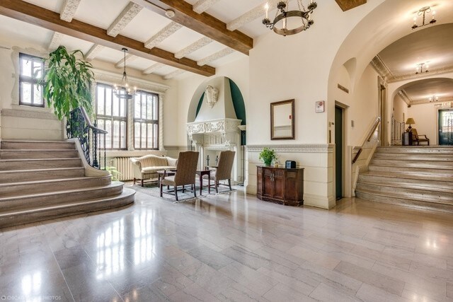 Foto del edificio - 1765 E 55th St