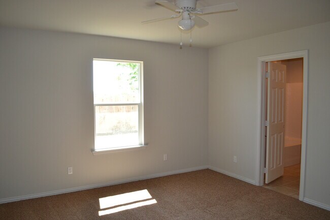 Foto del edificio - House for Lease in Sherman