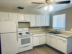 Building Photo - 7117 Stuart St