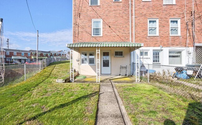 Zona exterior / aparcamiento trasero - 1935 Searles Rd