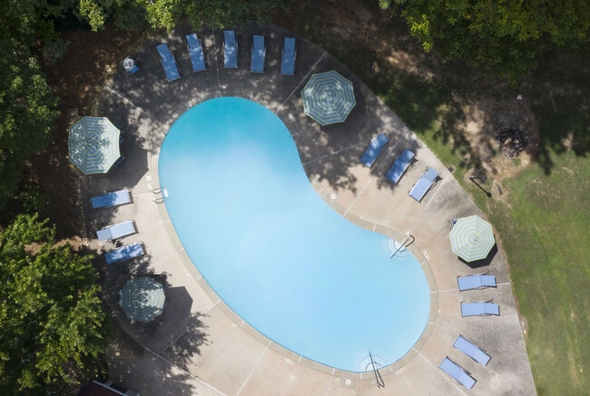 Building Photo - The Greens at Cascade Apartment Homes