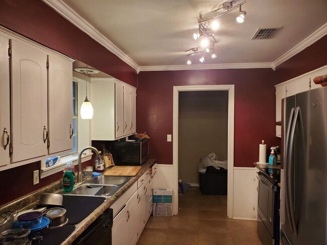 Building Photo - 3 br, 2 bath House - 627 Woodmere Dr