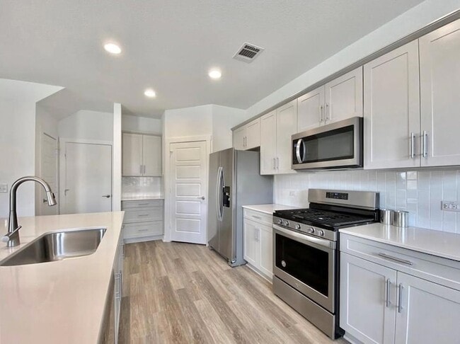 Foto del edificio - 1825 Bonham Ln