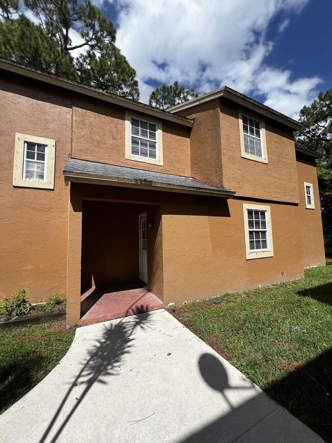 Building Photo - 13984 Morning Glory Dr