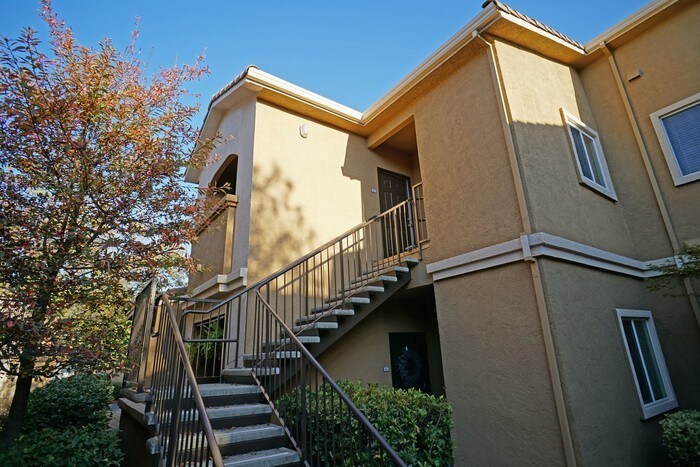 Primary Photo - 501 Gibson Dr