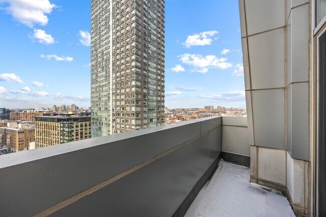 Foto del edificio - 201 Marin Blvd