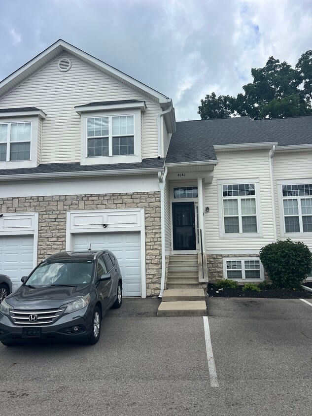 Front - 8282 Catalpa Ridge Dr