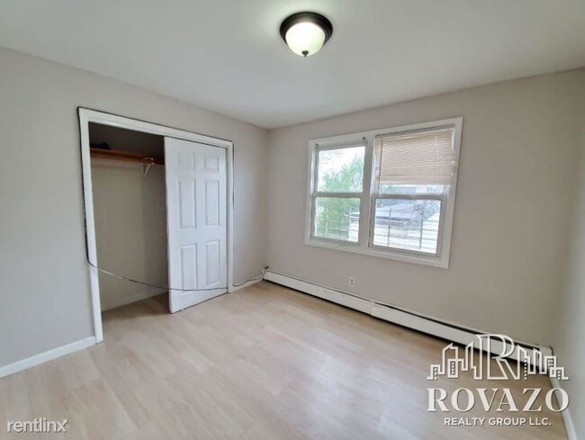 Foto del edificio - 149 Johnson Ave