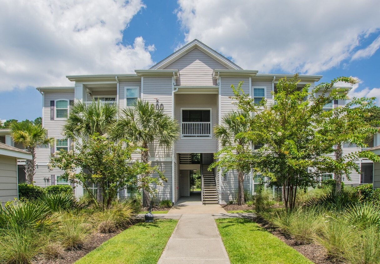Primary Photo - Lovely 2-bedroom, 2-bath condo available f...