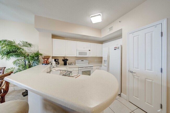 Foto del edificio - 17757 Front Beach Rd