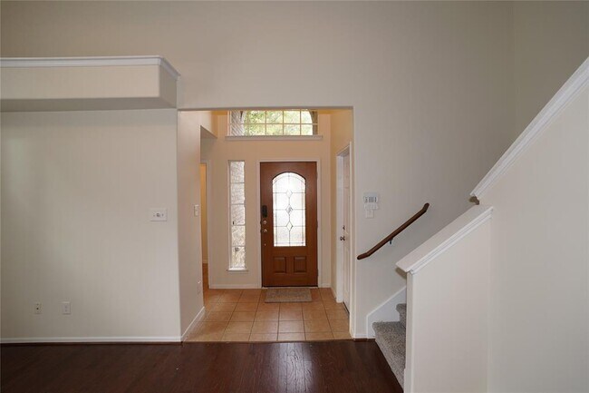 Foto del edificio - 12515 Lakeshore Dr