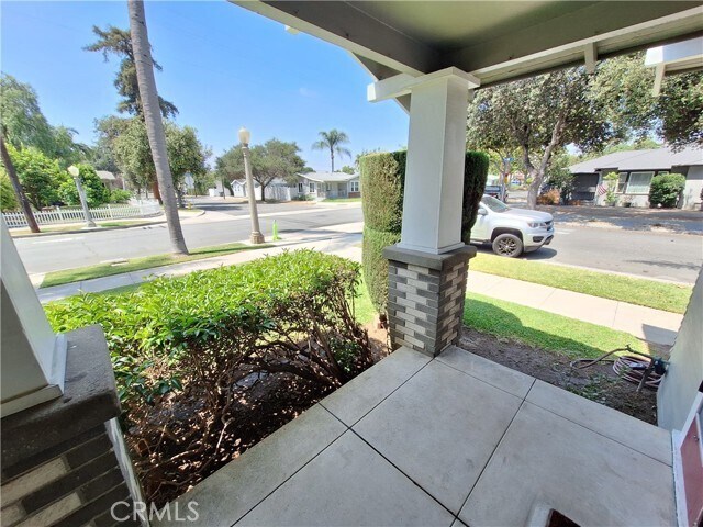 Building Photo - 547 W Wilshire Ave