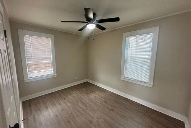 Building Photo - Fully Renovated 3-Bedroom Home – Move-In R...
