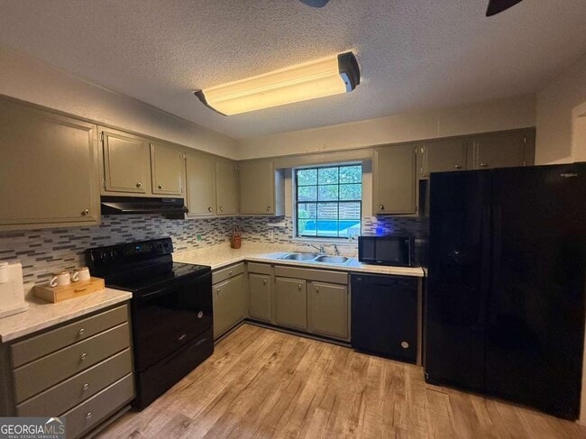 Building Photo - 619 Olmstead Dr