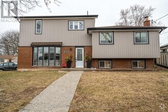 Building Photo - 8 Banff Dr