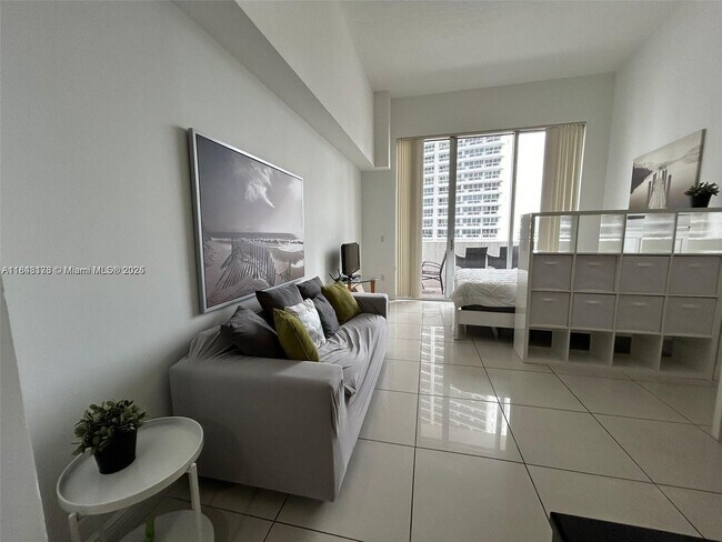 Foto del edificio - 1750 N Bayshore Dr