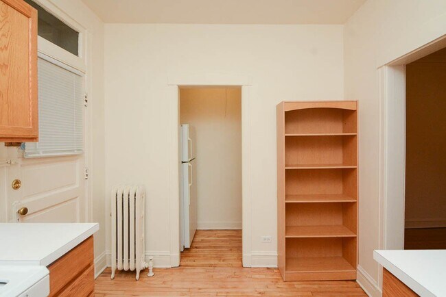 Foto del edificio - 2443 W Sunnyside Ave
