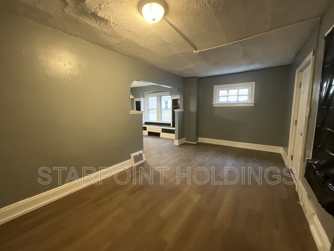 Foto del edificio - 3303 E 117th St